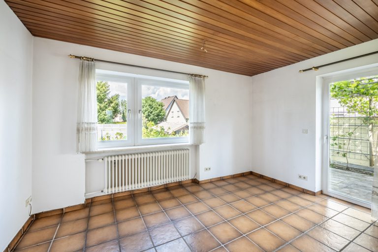 Aigner Immobilien GmbH - Immobilienangebot - 85221 Dachau - Dachau-Stadt - Doppelhaushälfte - Geräumige Doppelhaushälfte mit Selbstgestaltungspotential und schönem Garten in Dachau