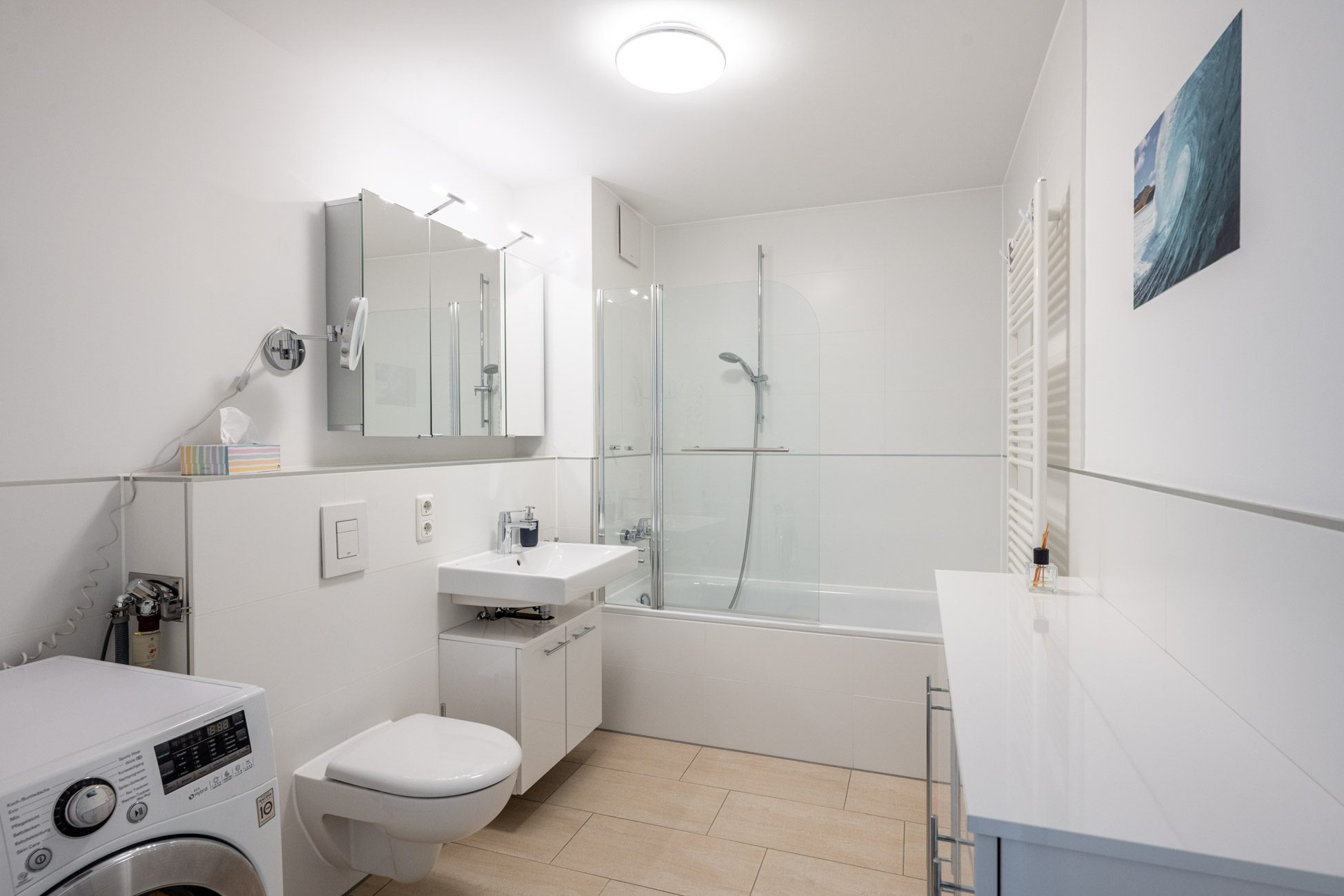 007LangBadezimmer Aigner Immobilien GmbH - Immobilienangebot - Unterschleißheim - Lohhof - Etagenwohnung - Großzügige und helle 3-Zimmerwohnung in Unterschleißheim!