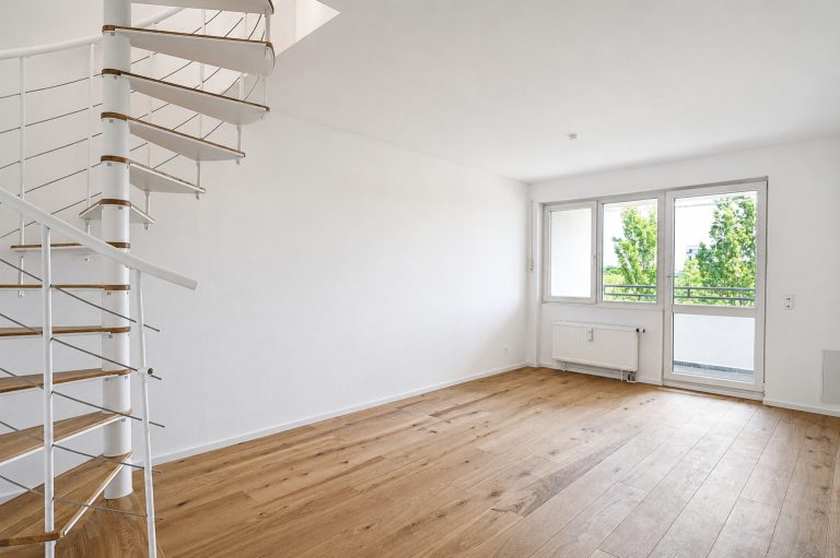 Aigner Immobilien GmbH - Immobilienangebot - 80637 München - Neuhausen - Maisonettewohnung - Modernes Wohnen auf zwei Etagen: Helle 4-Zimmer-Maisonettewohnung mit Südost-Balkon