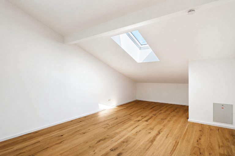 Aigner Immobilien GmbH - Immobilienangebot - 80637 München - Neuhausen - Maisonettewohnung - Modernes Wohnen auf zwei Etagen: Helle 4-Zimmer-Maisonettewohnung mit Südost-Balkon