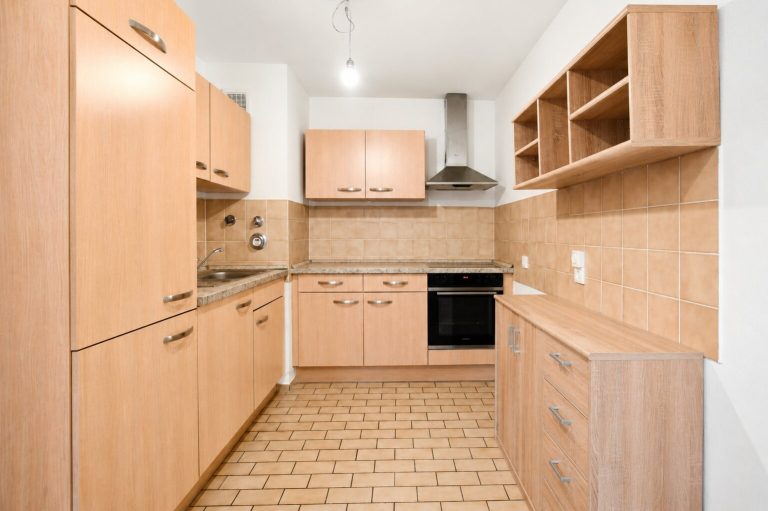 Aigner Immobilien GmbH - Immobilienangebot - 81245 München - Pasing - Erdgeschosswohnung - Zentral wohnen, draußen genießen – 1-Zimmer-Gartenwohnung in Pasing
