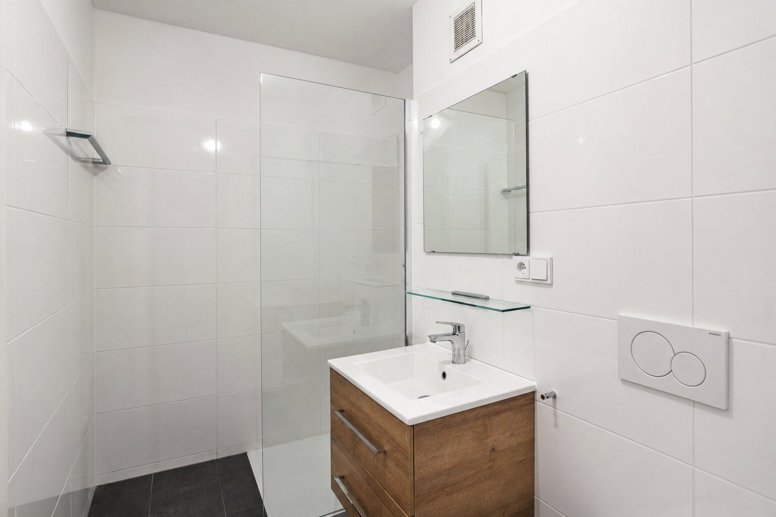 Aigner Immobilien GmbH - Immobilienangebot - 81245 München - Pasing - Erdgeschosswohnung - Zentral wohnen, draußen genießen – 1-Zimmer-Gartenwohnung in Pasing