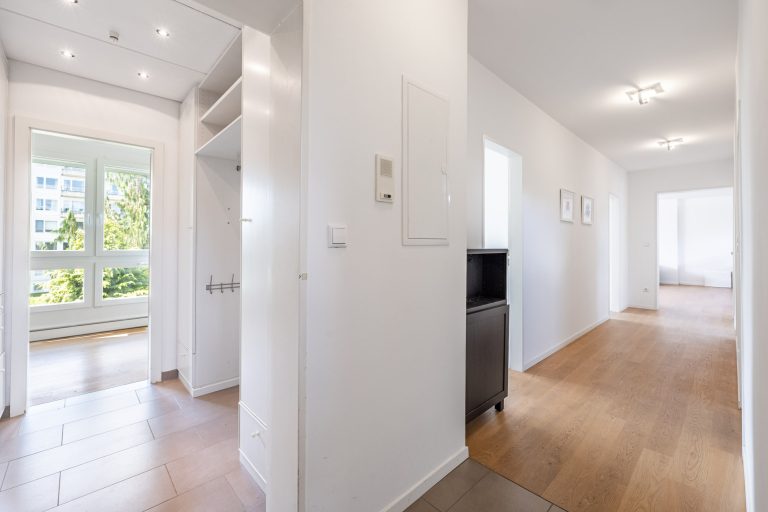 Aigner Immobilien GmbH - Immobilienangebot - 80802 München - Schwabing - Dachgeschosswohnung - Große und lichtdurchflutete 4-Zimmer-Wohnung am Englischen Garten