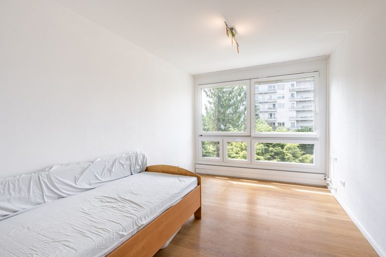 Aigner Immobilien GmbH - Immobilienangebot - 80802 München - Schwabing - Dachgeschosswohnung - Große und lichtdurchflutete 4-Zimmer-Wohnung am Englischen Garten