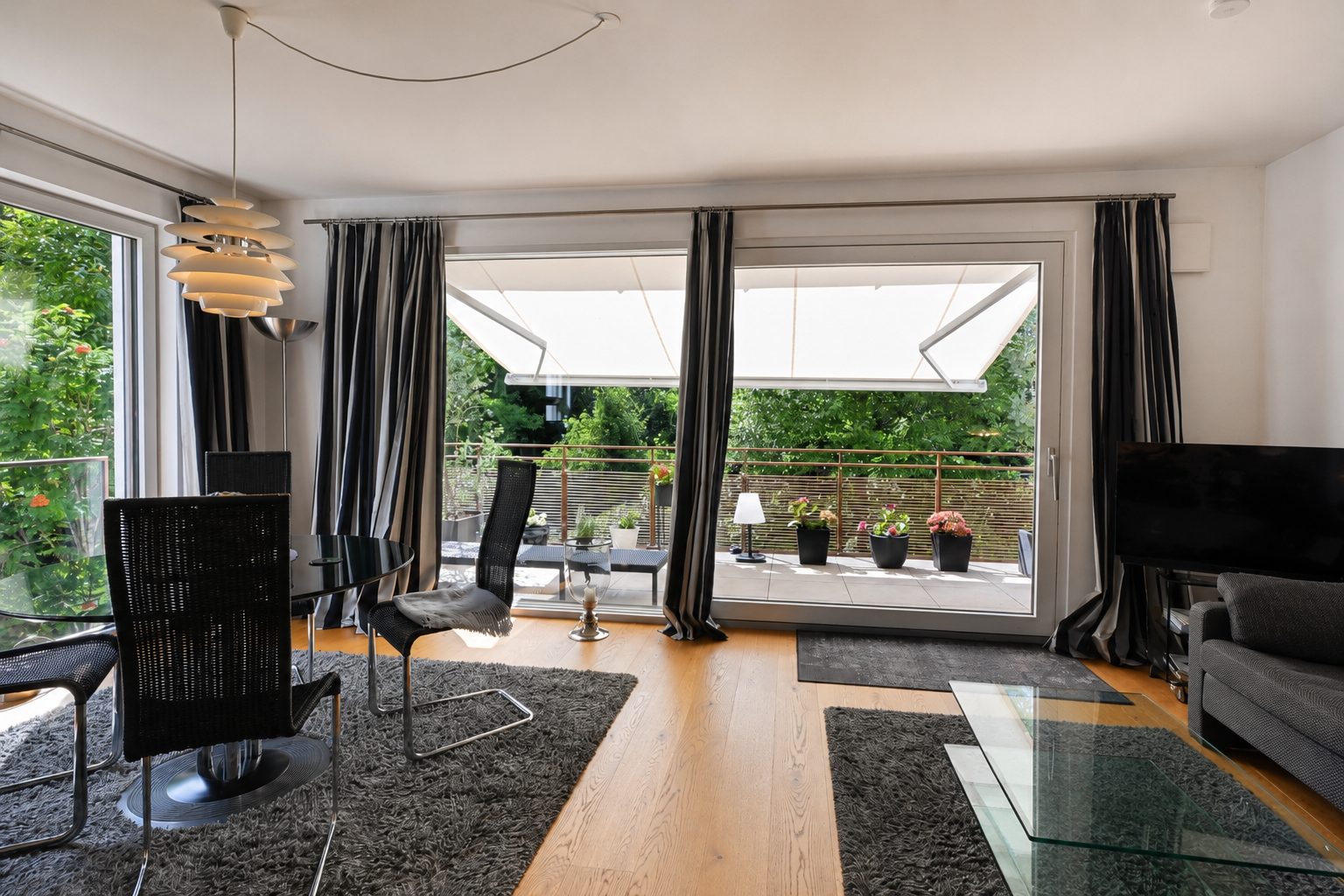 Aigner Immobilien GmbH - Immobilienangebot - 81479 München - Solln - Etagenwohnung - Modernes Wohnen im Grünen: Lichtdurchflutete 3-Zimmer-Wohnung mit großzügigem Westbalkon