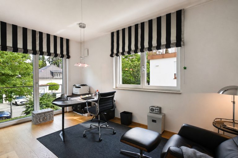Aigner Immobilien GmbH - Immobilienangebot - 81479 München - Solln - Etagenwohnung - Modernes Wohnen im Grünen: Lichtdurchflutete 3-Zimmer-Wohnung mit großzügigem Westbalkon