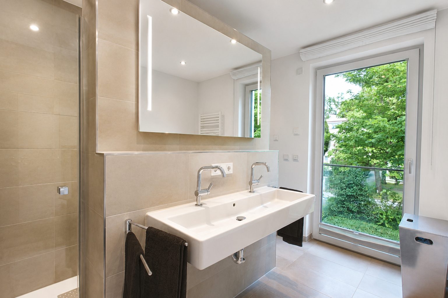 Aigner Immobilien GmbH - Immobilienangebot - 81479 München - Solln - Etagenwohnung - Modernes Wohnen im Grünen: Lichtdurchflutete 3-Zimmer-Wohnung mit großzügigem Westbalkon