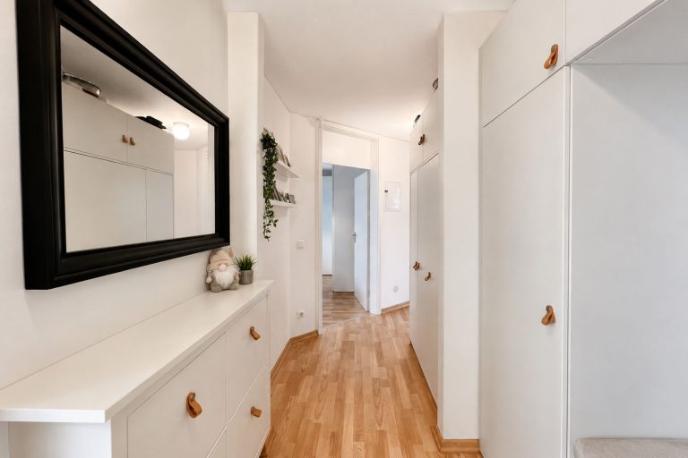 Aigner Immobilien GmbH - Immobilienangebot - 82256 Fürstenfeldbruck - Fürstenfeldbruck-Stadt - Dachgeschosswohnung - Helle 3-Zimmer-Maisonette-Wohnung mit Balkon fußläufig zur S-Bahn