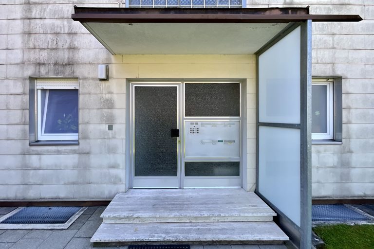 Aigner Immobilien GmbH - Immobilienangebot - 85551 Kirchheim - Kirchheim - Mehrfamilienhaus - Kirchheim bei München: Gepflegtes Mehrfamilienhaus bestehend aus 6 Einheiten
