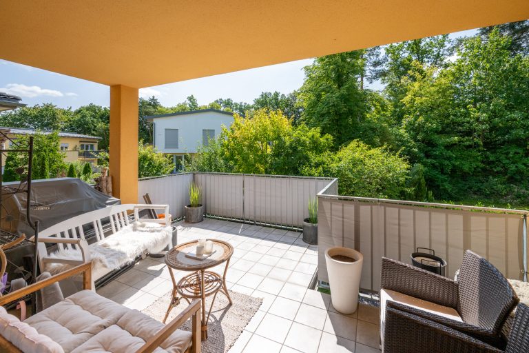 Aigner Immobilien GmbH - Immobilienangebot - 82256 Fürstenfeldbruck - Fürstenfeldbruck-Stadt - Etagenwohnung - Modernes Wohnen mit sonnigem Balkon und offenem Wohnbereich in Fürstenfeldbruck