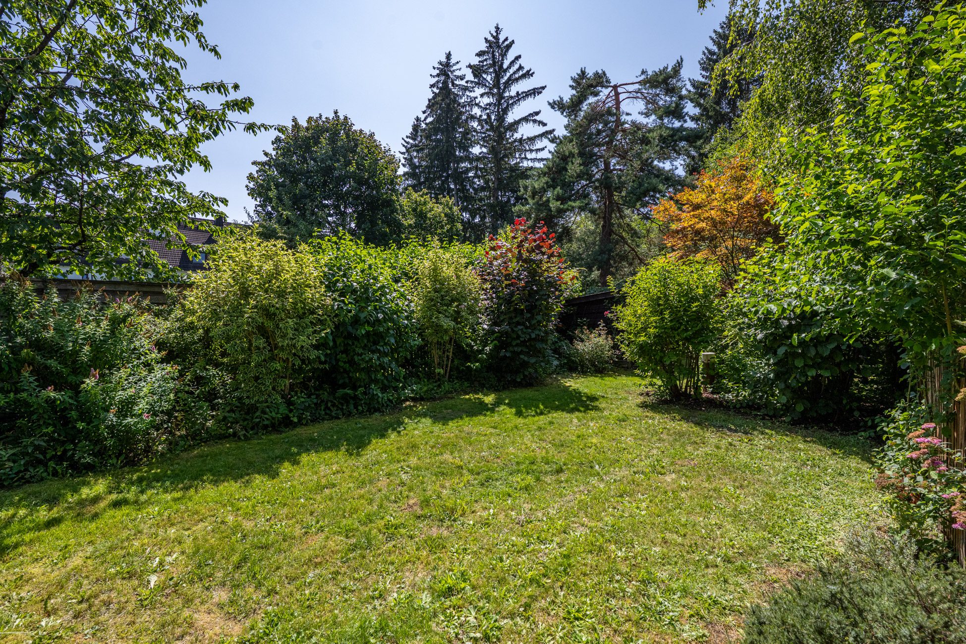 Aigner Immobilien GmbH - Immobilienangebot - 81477 München - Solln - Doppelhaushälfte - Ruhige Doppelhaushälfte mit Ausbau-Potenzial und idyllischen Süd-West-Garten