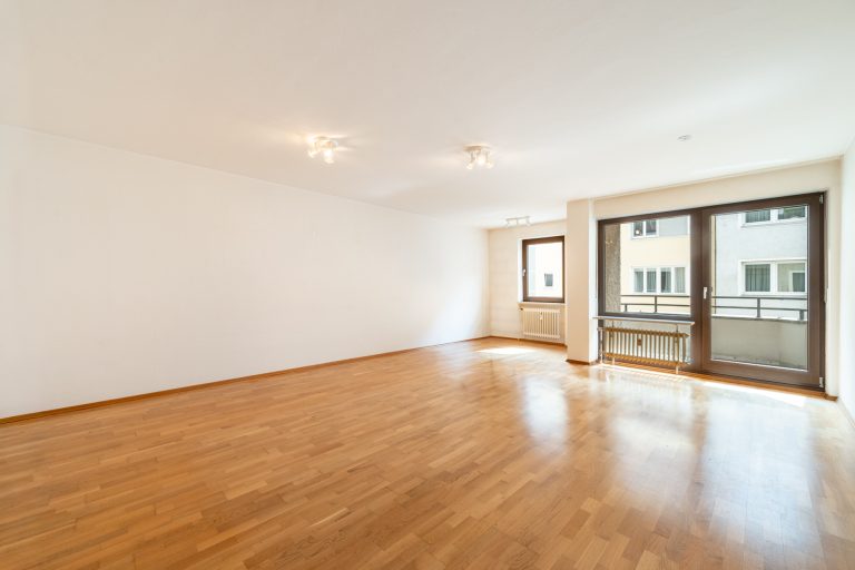 Aigner Immobilien GmbH - Immobilienangebot - 80796 München - Schwabing - Etagenwohnung - Seltene Gelegenheit: Großzügige 3-Zimmer-Wohnung mit drei Balkonen in Top-Lage