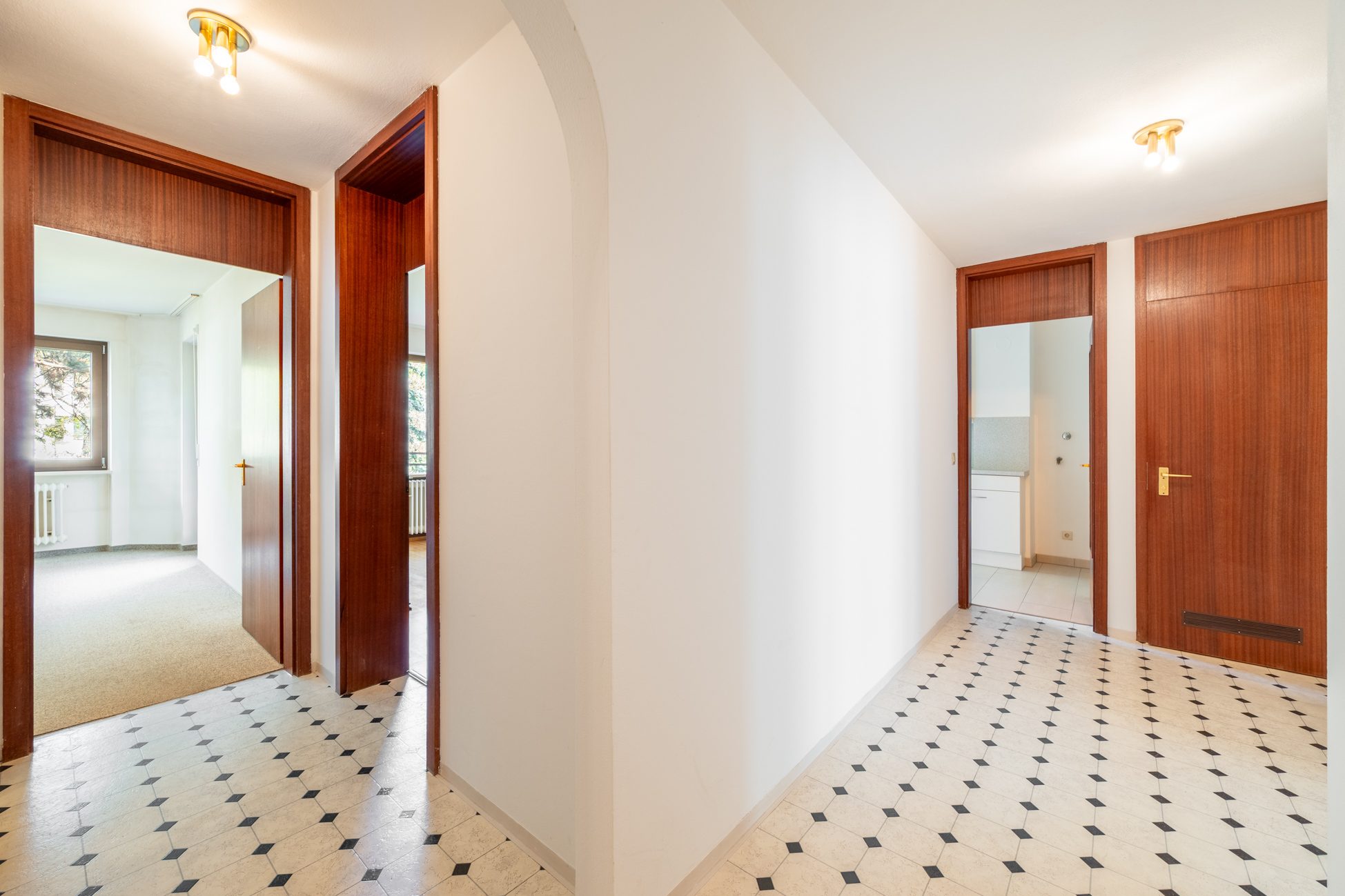 Aigner Immobilien GmbH - Immobilienangebot - 80796 München - Schwabing - Etagenwohnung - Seltene Gelegenheit: Großzügige 3-Zimmer-Wohnung mit drei Balkonen in Top-Lage