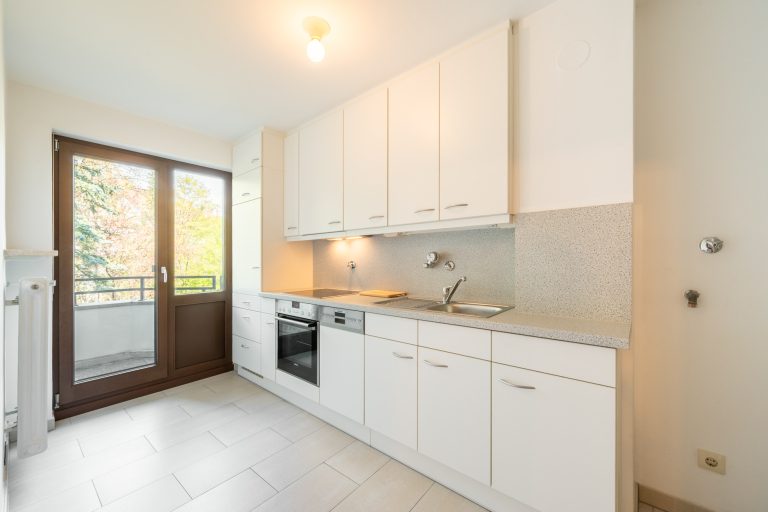 Aigner Immobilien GmbH - Immobilienangebot - 80796 München - Schwabing - Etagenwohnung - Seltene Gelegenheit: Großzügige 3-Zimmer-Wohnung mit drei Balkonen in Top-Lage