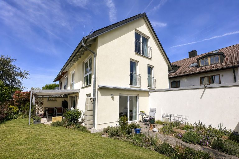 Aigner Immobilien GmbH - Immobilienangebot - 81825 München - Trudering - Doppelhaushälfte - Ankommen, wohlfühlen, bleiben – gepflegte Doppelhaushälfte in Trudering