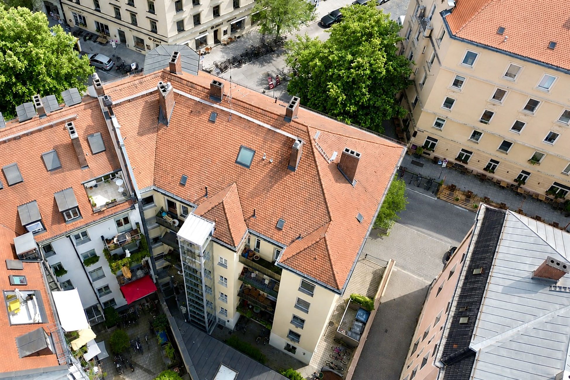 002LangAussenansicht Aigner Immobilien GmbH - Immobilienangebot - 80469 München - Isarvorstadt - Anlage-/Investmentobjekte - Denkmalgeschützes Wohn- und Geschäftshaus im Dreimühlenviertel