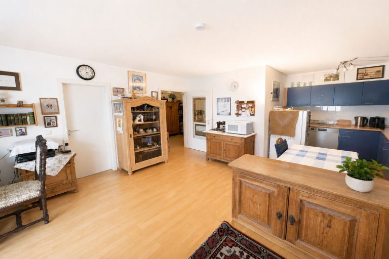 Aigner Immobilien GmbH - Immobilienangebot - 82211 Herrsching - Herrsching am Ammersee - Etagenwohnung - Zentrale, charmante 2-Zimmer-Wohnung mit Balkon in Herrsching