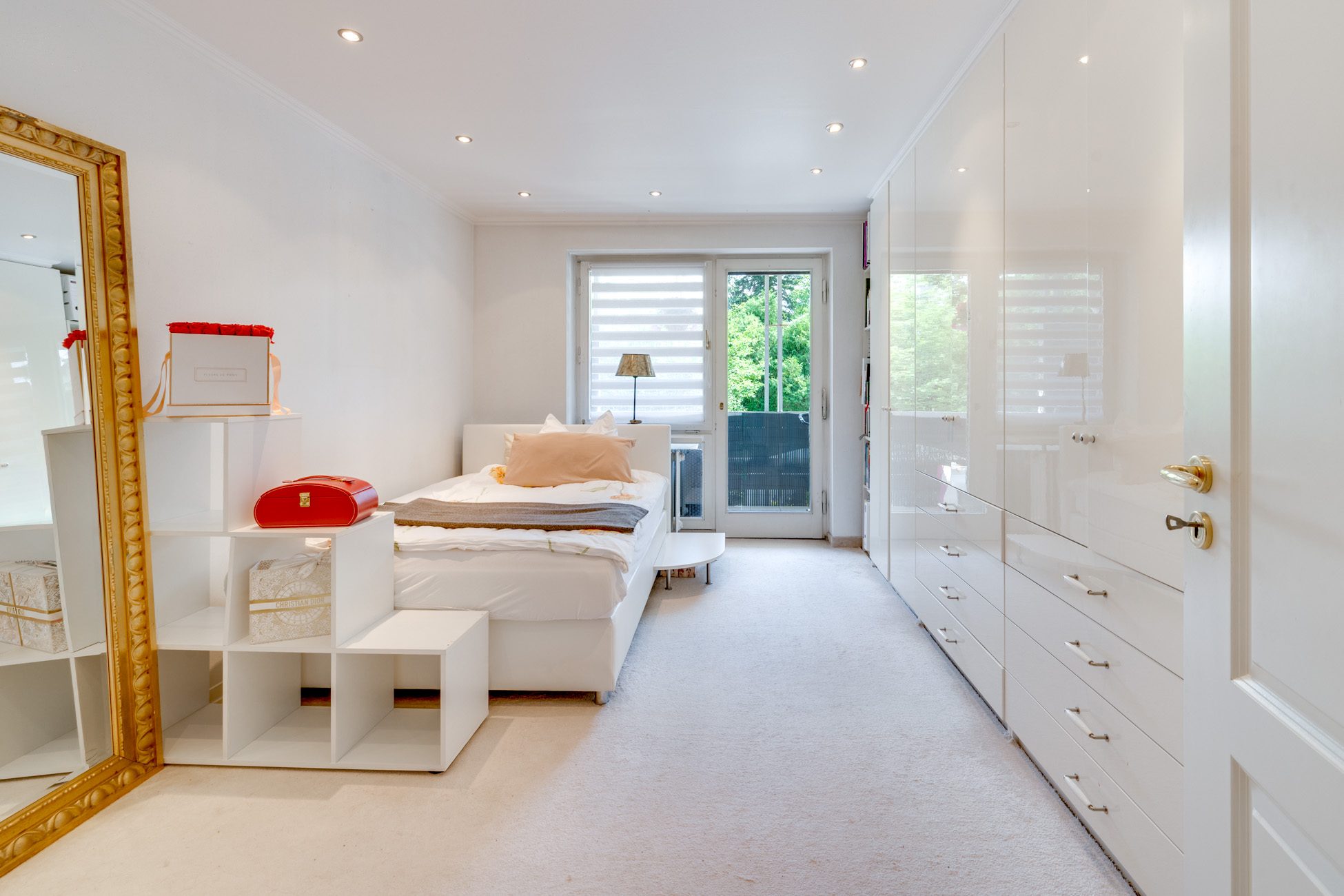 009LangZimmer 1 Aigner Immobilien GmbH - Immobilienangebot - 81827 München - Waldtrudering - Einfamilienhaus - Ein Zuhause mit Charakter – Großzügigkeit, Privatsphäre und Wohnkomfort auf höchstem Niveau