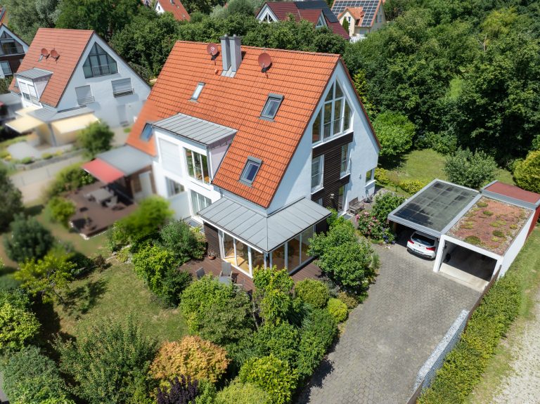 Aigner Immobilien GmbH - Immobilienangebot - 85232 Bergkirchen - Bergkirchen - Doppelhaushälfte - Gepflegte Doppelhaushälfte in ruhiger Lage und schönem Garten!