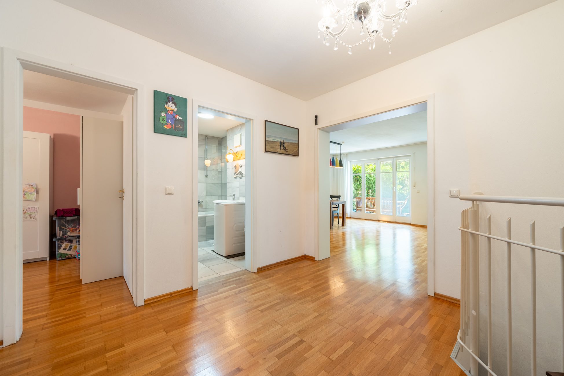 Aigner Immobilien GmbH - Immobilienangebot - 81247 München - Obermenzing - Erdgeschosswohnung - Wohnen auf zwei Ebenen mit sonnigem Südgarten in Obermenzing