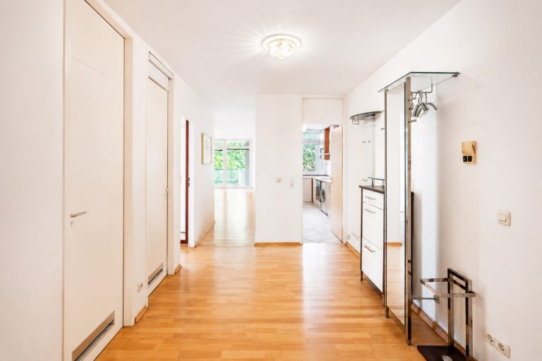 Aigner Immobilien GmbH - Immobilienangebot - 80637 München - Neuhausen - Etagenwohnung - Großzügige 4-Zimmer-Wohnung mit 3 Balkonen und Grünblick in begehrter Neuhauser Lage