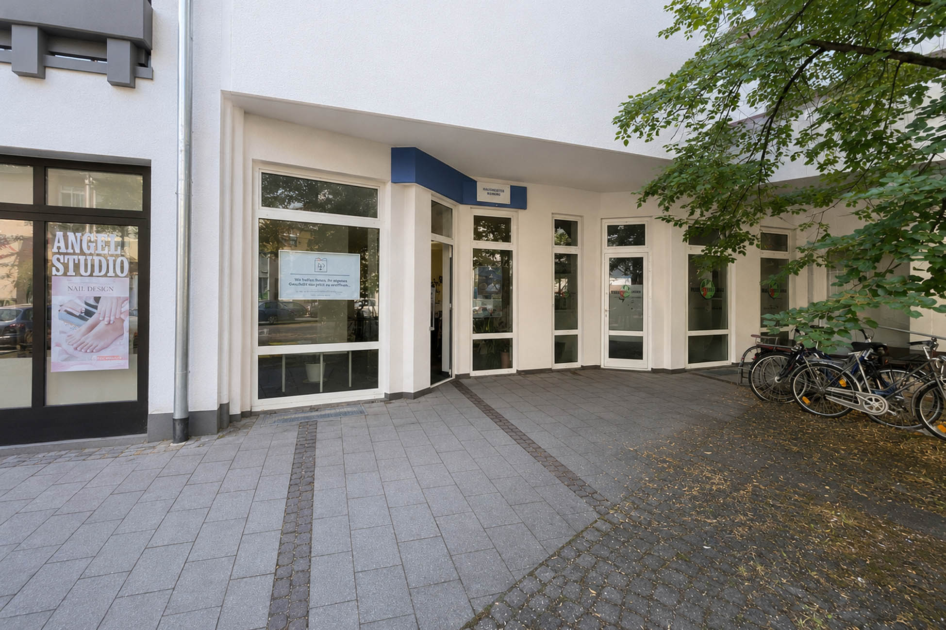 Aigner Immobilien GmbH - Immobilienangebot - 82008 Unterhaching - Unterhaching - Büro - Unterhaching – attraktive Investmentchance, Gewerbeeinheit in der Fußgängerzone