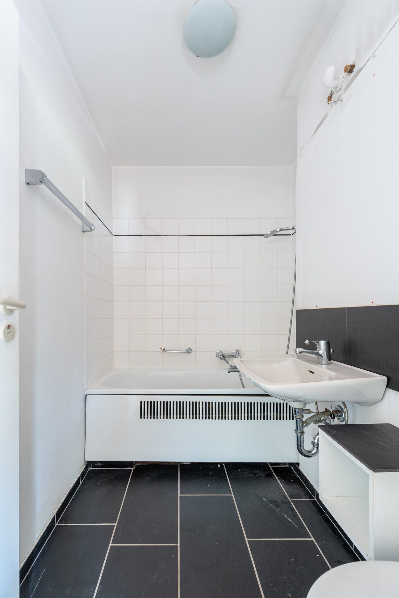Aigner Immobilien GmbH - Immobilienangebot - 82049 Pullach i.Isartal - Pullach - Etagenwohnung - Wohnträume verwirklichen – 2,5-Zimmer-Wohnung mit zwei Balkonen in Pullach