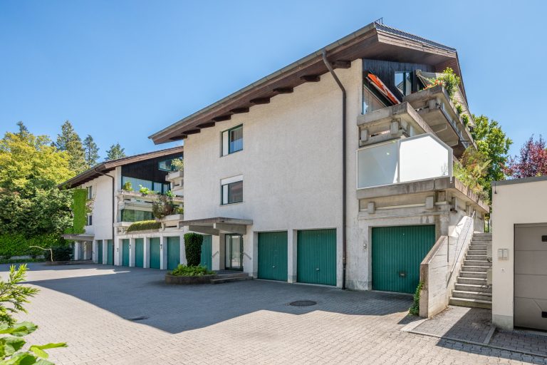 Aigner Immobilien GmbH - Immobilienangebot - 82049 Pullach i.Isartal - Pullach - Etagenwohnung - Wohnträume verwirklichen – 2,5-Zimmer-Wohnung mit zwei Balkonen in Pullach