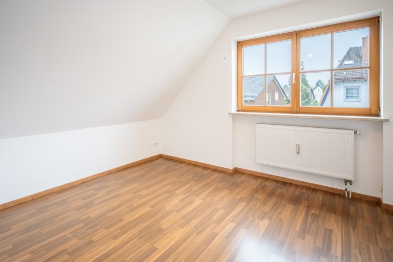 Aigner Immobilien GmbH - Immobilienangebot - 81739 München-Ramersdorf-Perlach - Waldperlach - Maisonettewohnung - Wohnen über zwei Ebenen: Maisonettewohnung mit Ostbalkon in Waldperlach