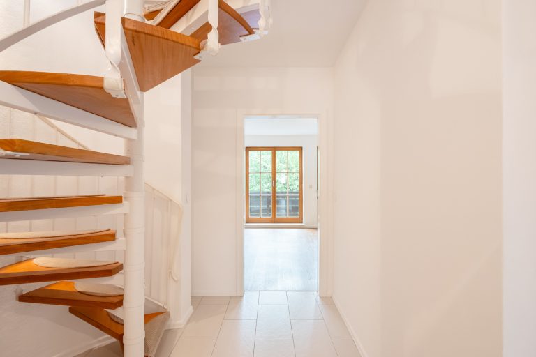 Aigner Immobilien GmbH - Immobilienangebot - 81739 München-Ramersdorf-Perlach - Waldperlach - Maisonettewohnung - Wohnen über zwei Ebenen: Maisonettewohnung mit Ostbalkon in Waldperlach