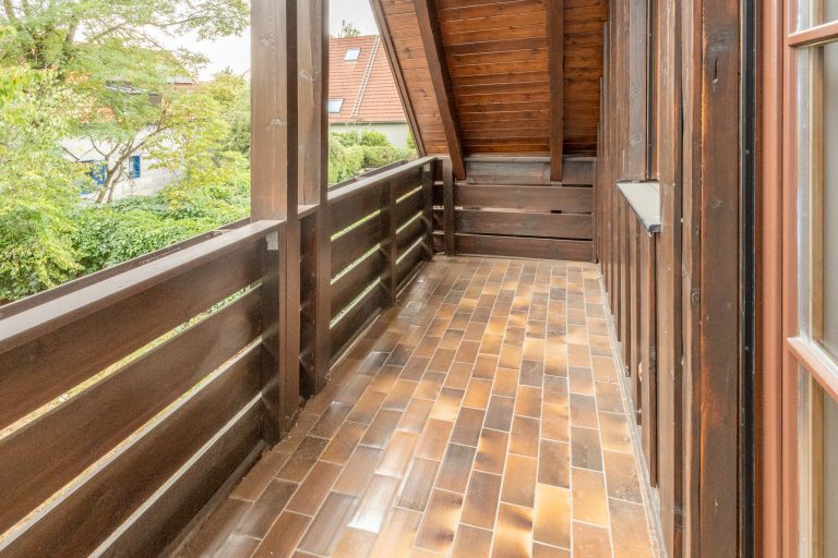Aigner Immobilien GmbH - Immobilienangebot - 81739 München-Ramersdorf-Perlach - Waldperlach - Maisonettewohnung - Wohnen über zwei Ebenen: Maisonettewohnung mit Ostbalkon in Waldperlach