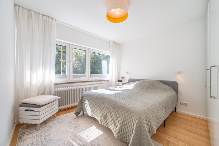 Aigner Immobilien GmbH - Immobilienangebot - 80469 München - Isarvorstadt - Etagenwohnung - Urbanes Wohnen am Westermühlbach – stilvolle 3-Zimmer-Wohnung mit Südostloggia