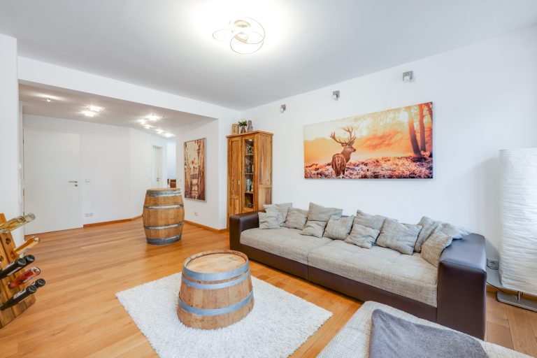 Aigner Immobilien GmbH - Immobilienangebot - 85221 Dachau - Dachau-Stadt - Erdgeschosswohnung - Charmante 3,5-Zimmer-Hochparterrewohnung im zentrumsnahen Altbau