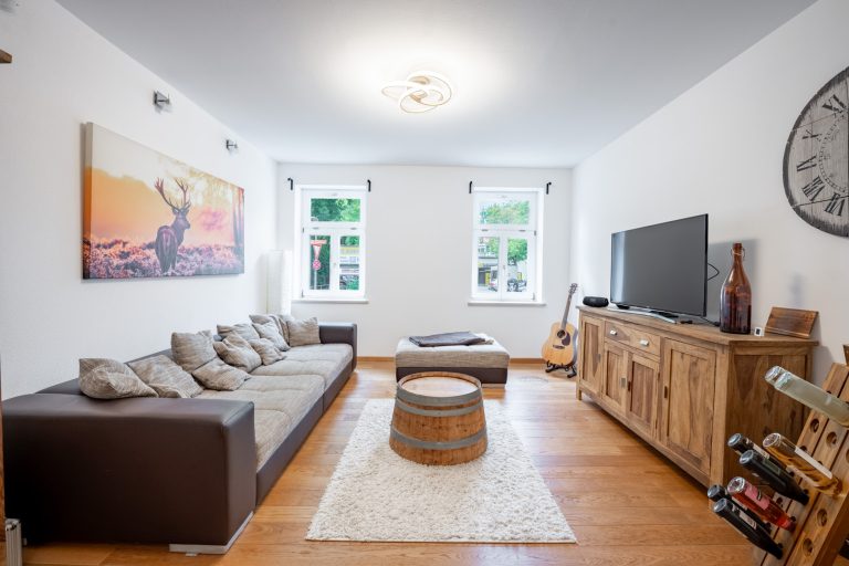 Aigner Immobilien GmbH - Immobilienangebot - 85221 Dachau - Dachau-Stadt - Erdgeschosswohnung - Charmante 3,5-Zimmer-Hochparterrewohnung im zentrumsnahen Altbau