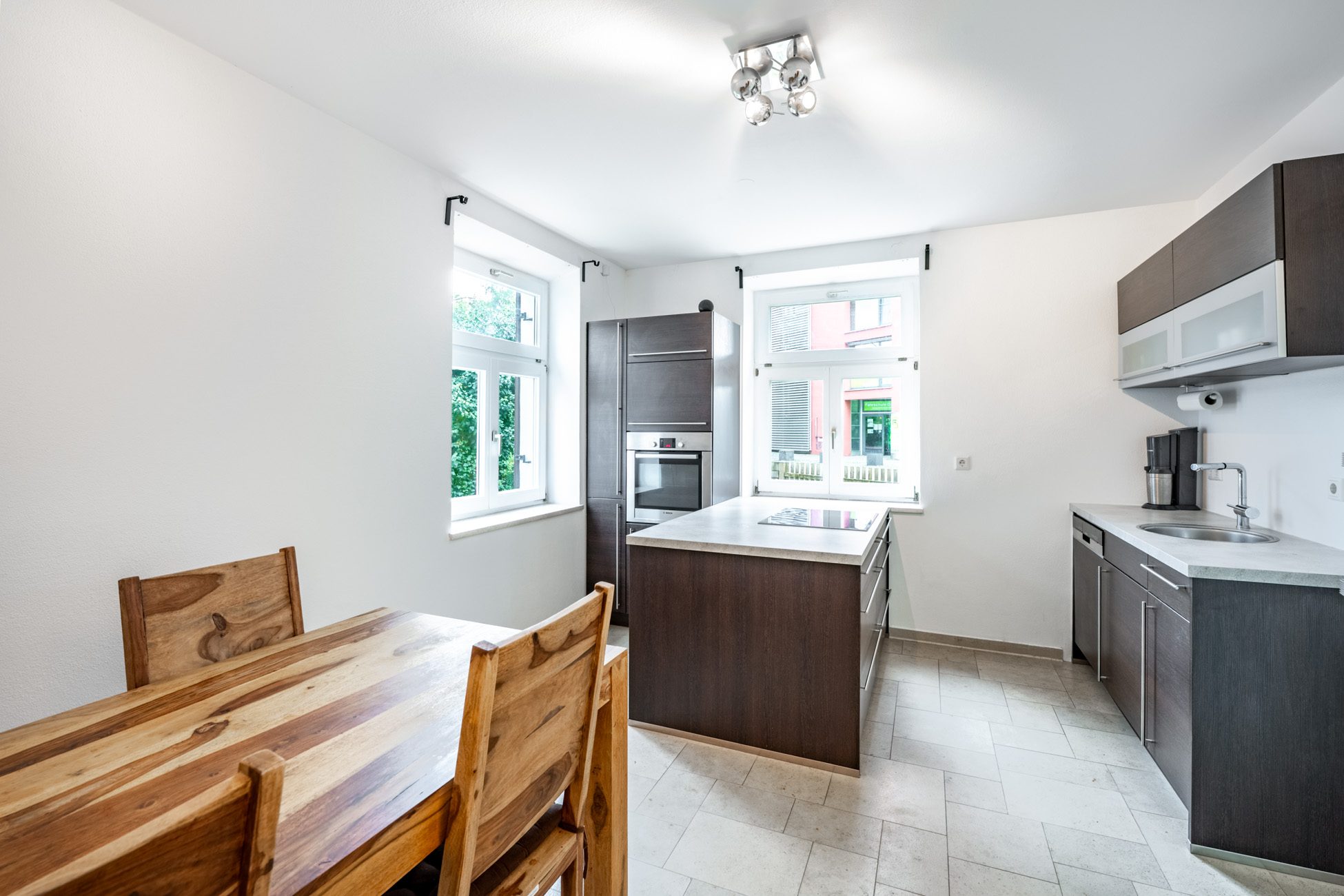 Aigner Immobilien GmbH - Immobilienangebot - 85221 Dachau - Dachau-Stadt - Erdgeschosswohnung - Charmante 3,5-Zimmer-Hochparterrewohnung im zentrumsnahen Altbau