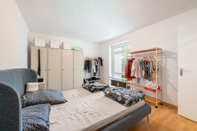 Aigner Immobilien GmbH - Immobilienangebot - 81375 München - Hadern - Erdgeschosswohnung - Schöne, vermietete 2-Zimmer-Wohnung mit Gartenanteil in Hadern