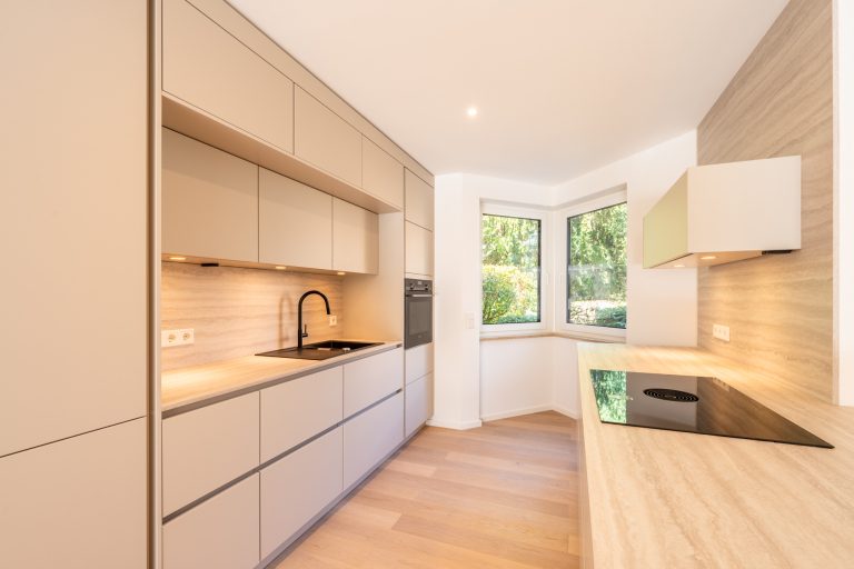 Aigner Immobilien GmbH - Immobilienangebot - 81925 München - Bogenhausen - Reihenhaus - Hochwertig saniertes Reihenmittelhaus mit ca. 247 m² Wohn-/Nutzfläche in Bogenhausen
