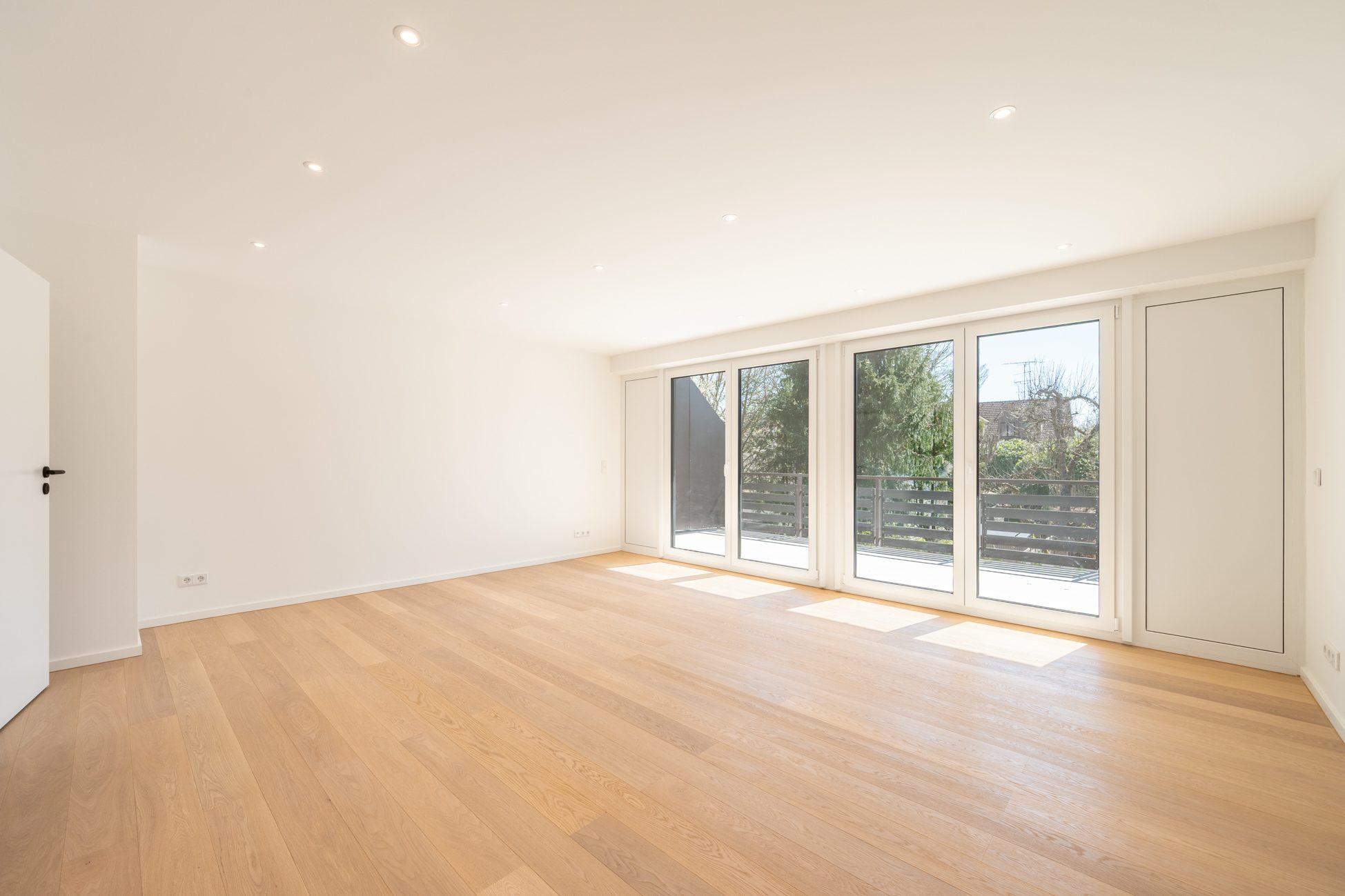 Aigner Immobilien GmbH - Immobilienangebot - 81925 München - Bogenhausen - Reihenhaus - Hochwertig saniertes Reihenmittelhaus mit ca. 247 m² Wohn-/Nutzfläche in Bogenhausen