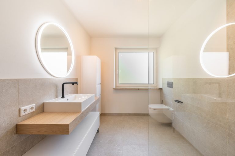 Aigner Immobilien GmbH - Immobilienangebot - 81925 München - Bogenhausen - Reihenhaus - Hochwertig saniertes Reihenmittelhaus mit ca. 247 m² Wohn-/Nutzfläche in Bogenhausen