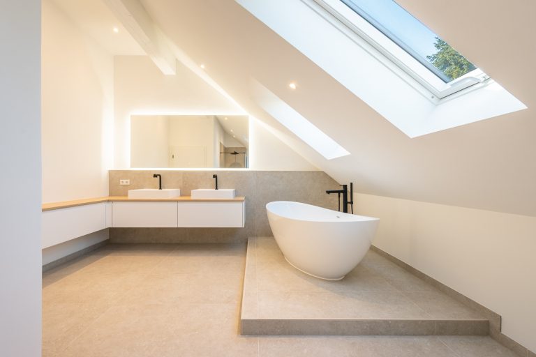 Aigner Immobilien GmbH - Immobilienangebot - 81925 München - Bogenhausen - Reihenhaus - Hochwertig saniertes Reihenmittelhaus mit ca. 247 m² Wohn-/Nutzfläche in Bogenhausen