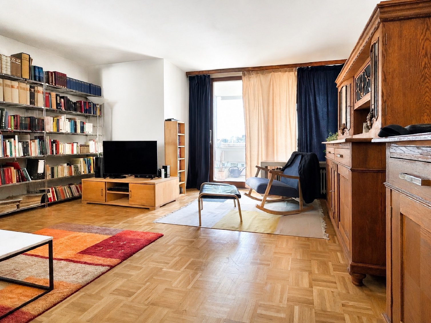 Aigner Immobilien GmbH - Immobilienangebot - 81925 München - Bogenhausen - Etagenwohnung - Gut geschnittene 3-Zimmer-Wohnung mit zwei Balkonen