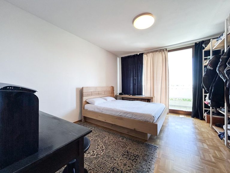 Aigner Immobilien GmbH - Immobilienangebot - 81925 München - Bogenhausen - Etagenwohnung - Gut geschnittene 3-Zimmer-Wohnung mit zwei Balkonen
