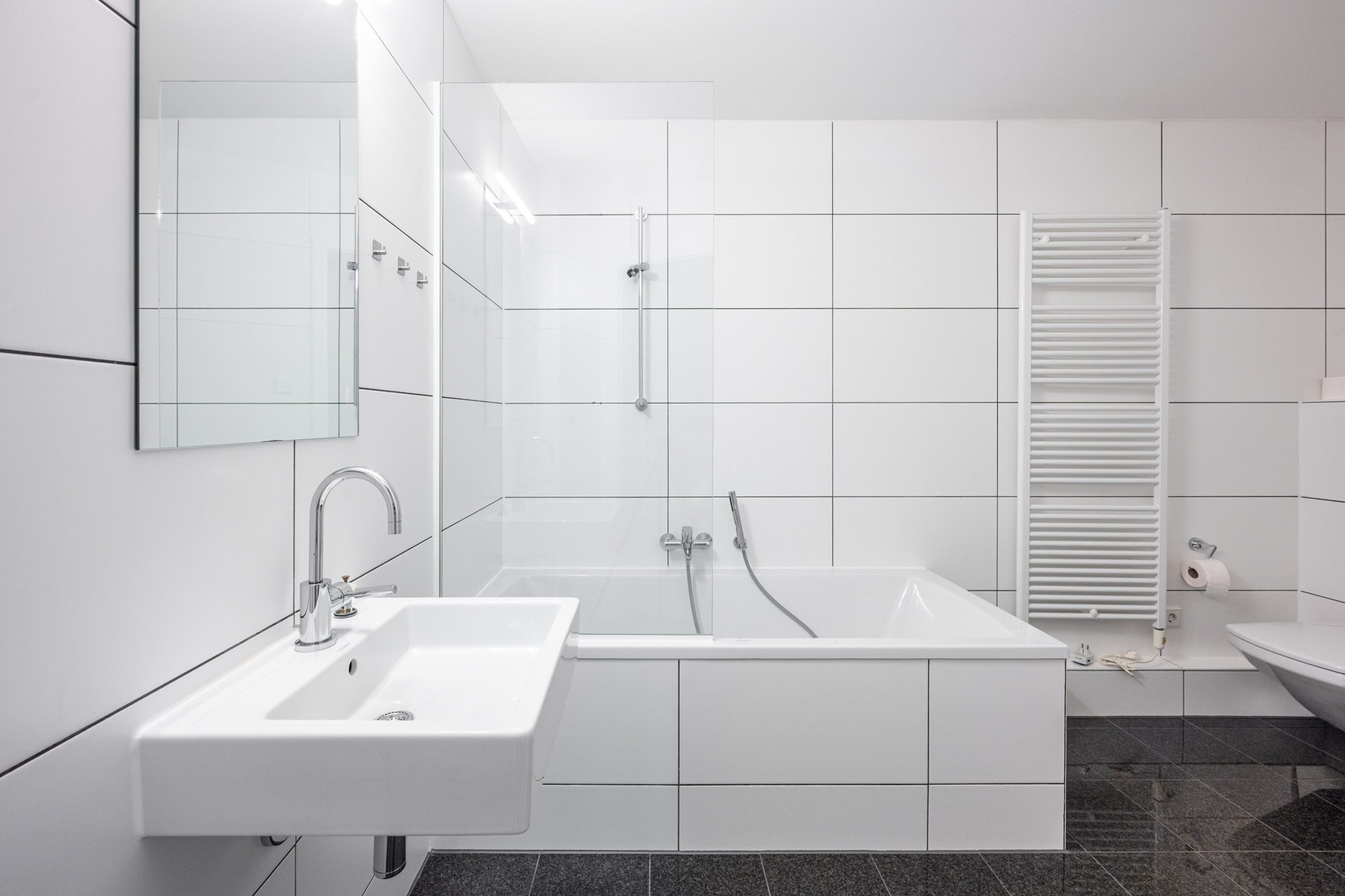Aigner Immobilien GmbH - Immobilienangebot - 80803 München - Schwabing - Etagenwohnung - Rarität beim Kaiserplatz: Neuwertige 3-Zimmer-Wohnung mit 2 Balkonen und Innenhoflage