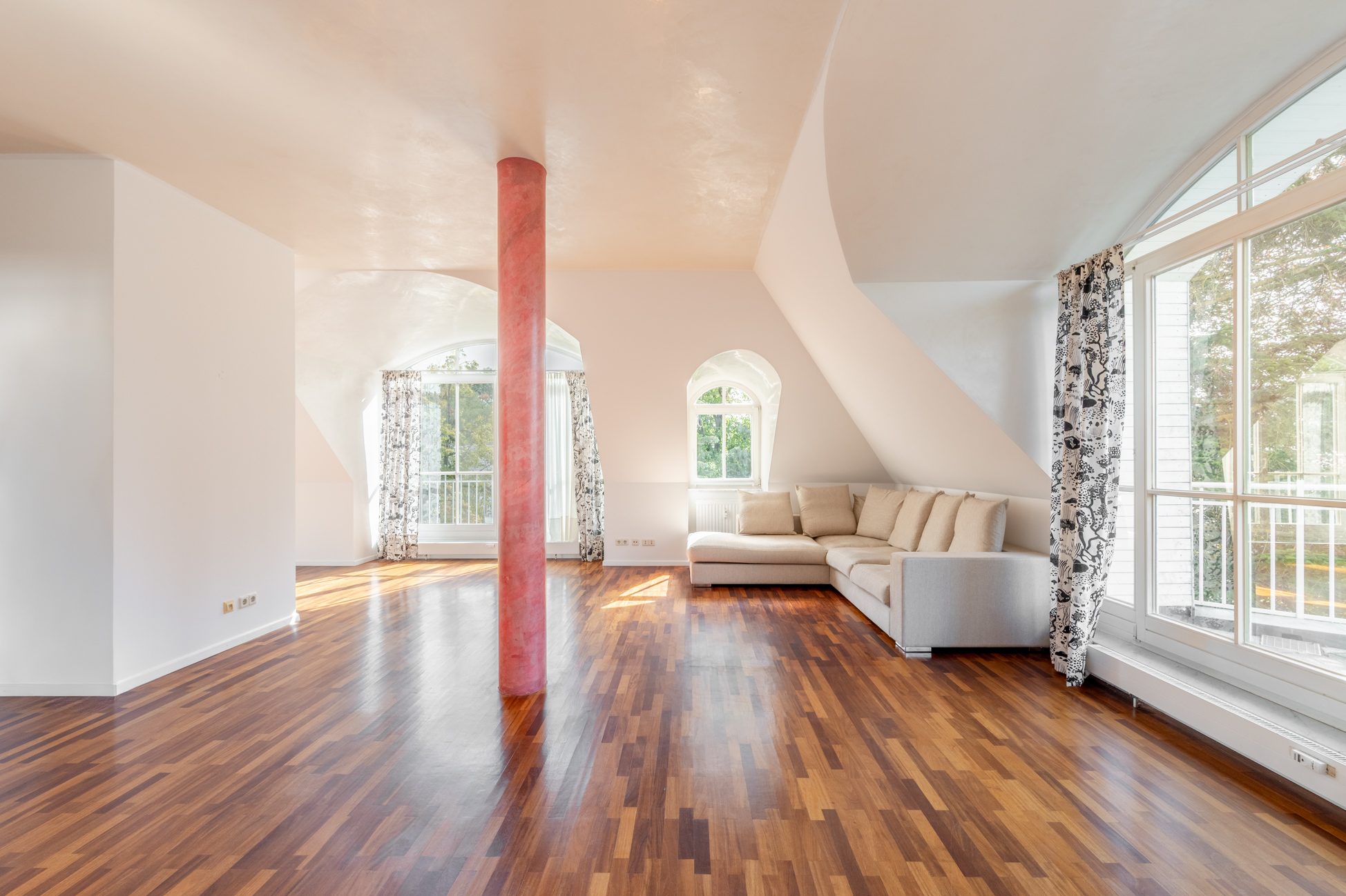 Aigner Immobilien GmbH - Immobilienangebot - 81677 München - Bogenhausen - Dachgeschosswohnung - Traumhafte Dachgeschosswohnung mit offenem Raumgefühl und zusätzlichem Hobbyraum