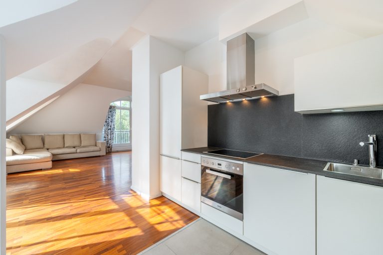 Aigner Immobilien GmbH - Immobilienangebot - 81677 München - Bogenhausen - Dachgeschosswohnung - Traumhafte Dachgeschosswohnung mit offenem Raumgefühl und zusätzlichem Hobbyraum