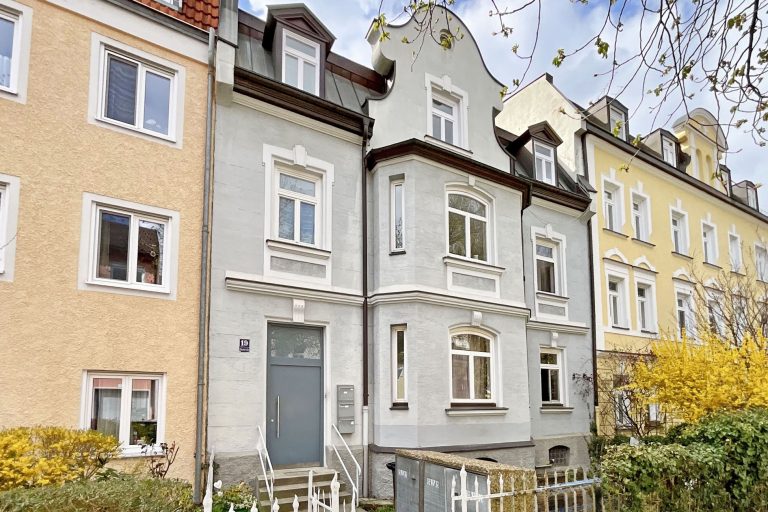 Aigner Immobilien GmbH - Immobilienangebot - 80807 München - Milbertshofen - Mehrfamilienhaus - Charmantes, denkmalgeschütztes Dreiparteienhaus in Bestlage Milbertshofen