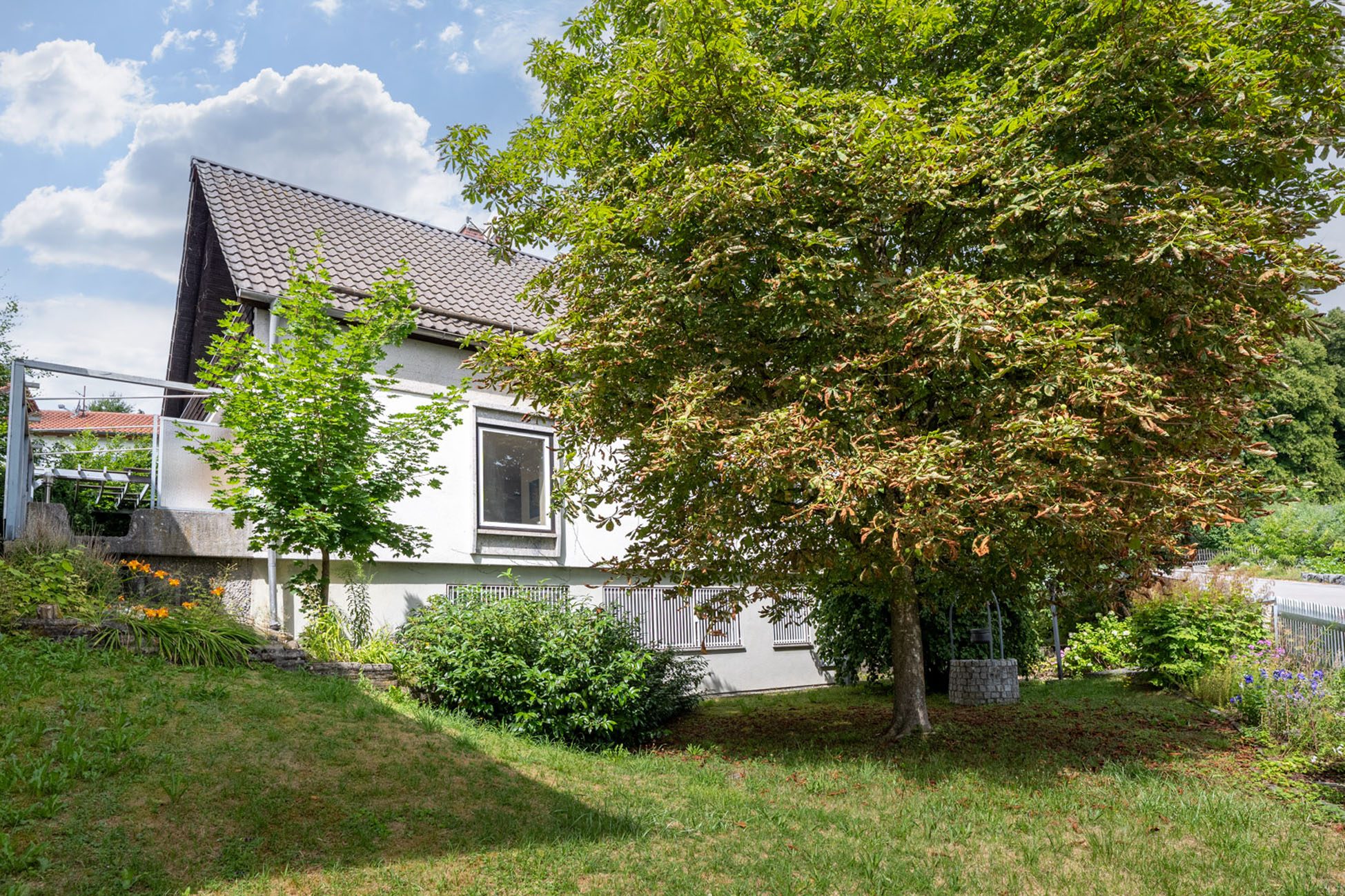 Aigner Immobilien GmbH - Immobilienangebot - 82335 Berg - Berg am Starnberger See - Einfamilienhaus - Großzügiges Einfamilienhaus in familienfreundlicher Lage von Berg!