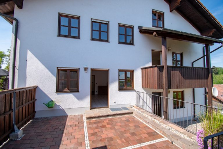 Aigner Immobilien GmbH - Immobilienangebot - 84424 Isen - Isen - Doppelhaushälfte - Raumwunder in Split-Level-Bauweise: Doppelhaushälfte mit Einliegerwohnung - ab 2029 zum Selbstbezug