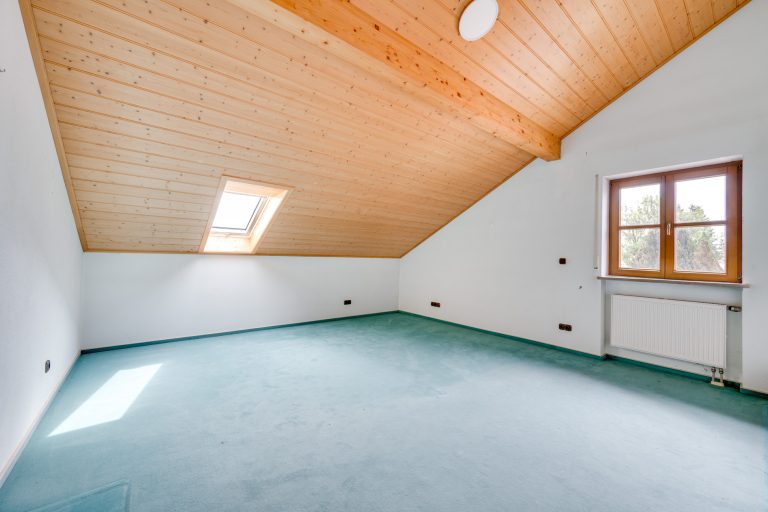 Aigner Immobilien GmbH - Immobilienangebot - 84424 Isen - Isen - Doppelhaushälfte - Raumwunder in Split-Level-Bauweise: Doppelhaushälfte mit Einliegerwohnung - ab 2029 zum Selbstbezug
