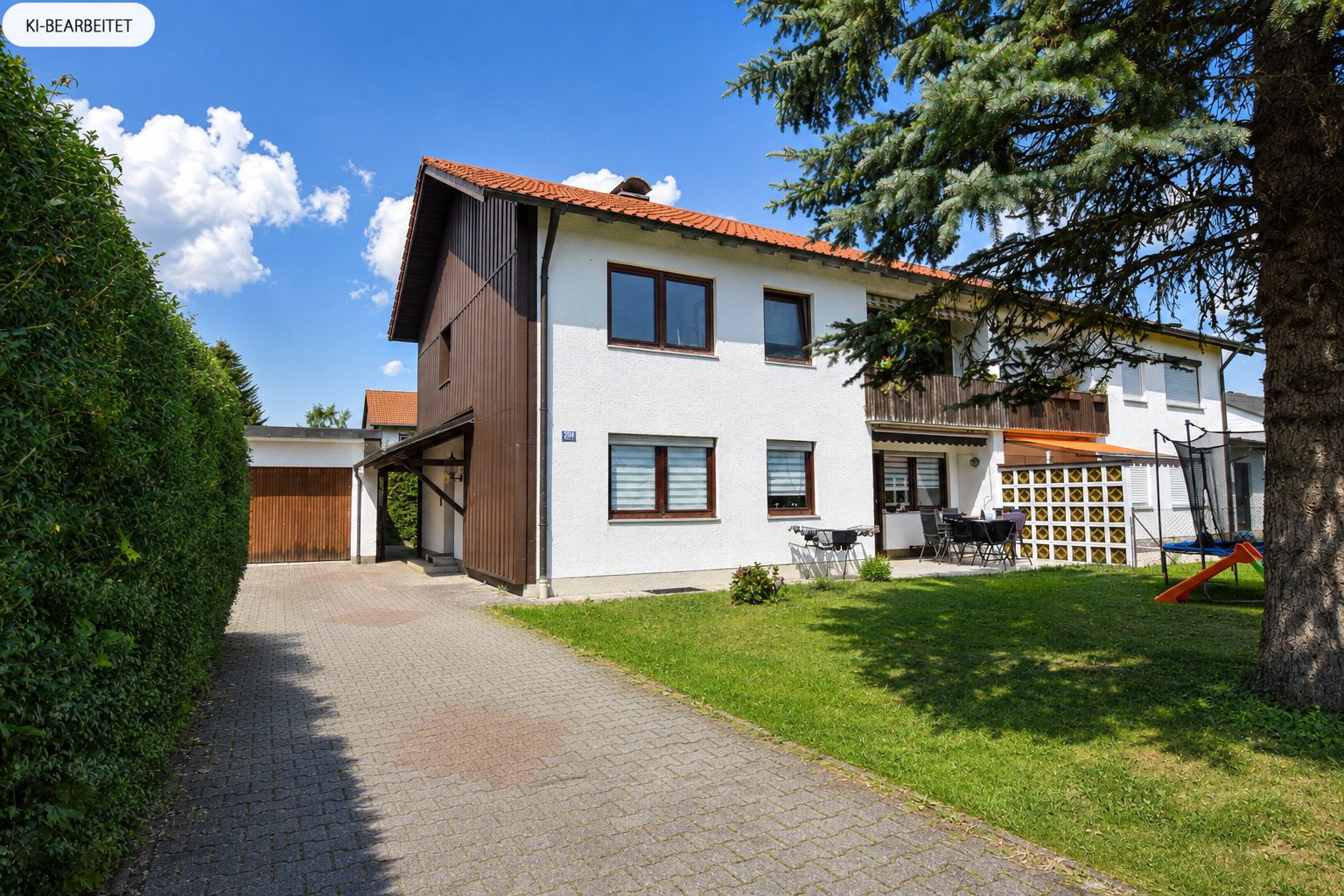 Aigner Immobilien GmbH - Immobilienangebot - 82041 Oberhaching - Oberhaching - Doppelhaushälfte - Vermietete Doppelhaushälfte mit großzügigem Garten im Grünen